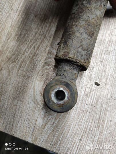 Амортизатор задний мерседес w211