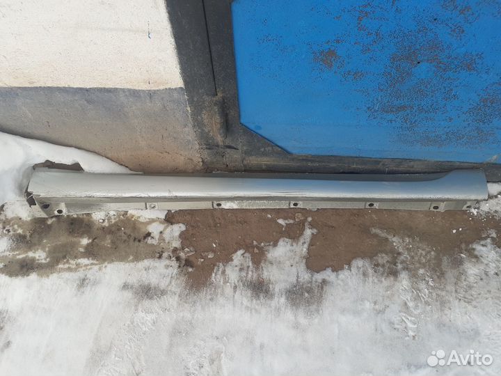 Наклалка порога обвес Toyota Rav4 2я модель 2000-2