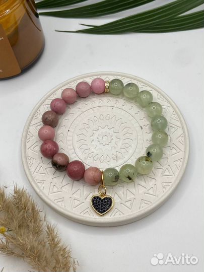 Браслет-талисман из камней 