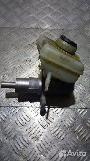 Главный тормозной цилиндр (Audi A4 B8)