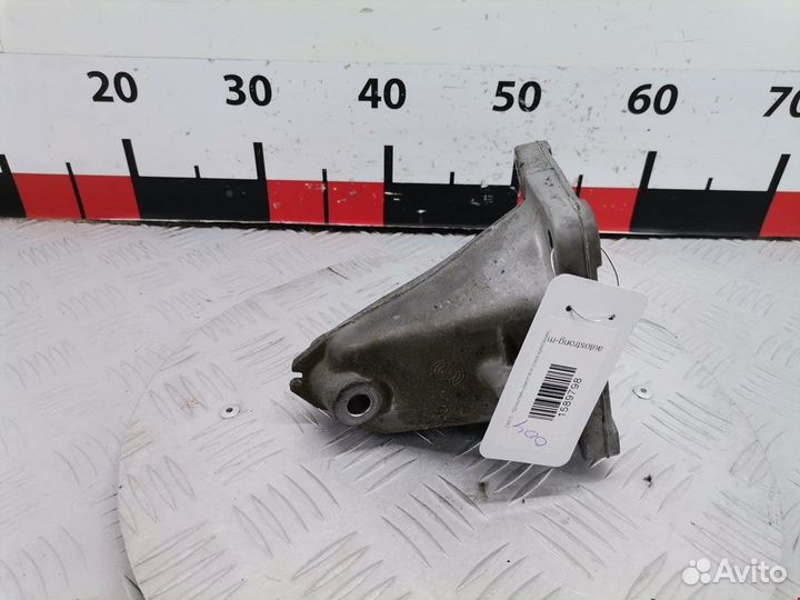 Кронштейн двигателя Mercedes-Benz C-Класс