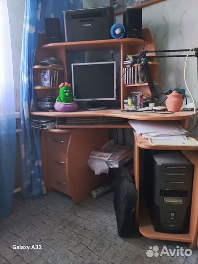 Компьютерный стол