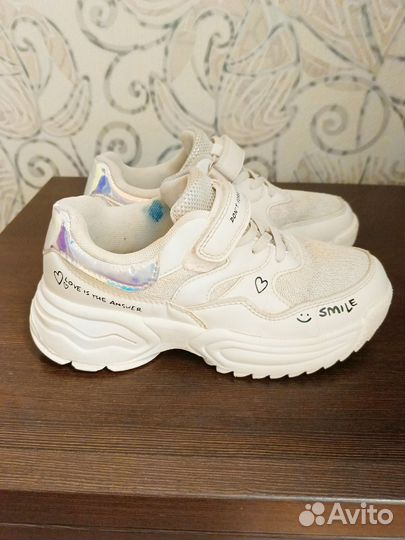 Кроссовки для девочки 34 размер