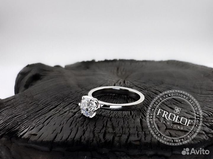 Помолвочное кольцо с бриллиантом 0,5 карат