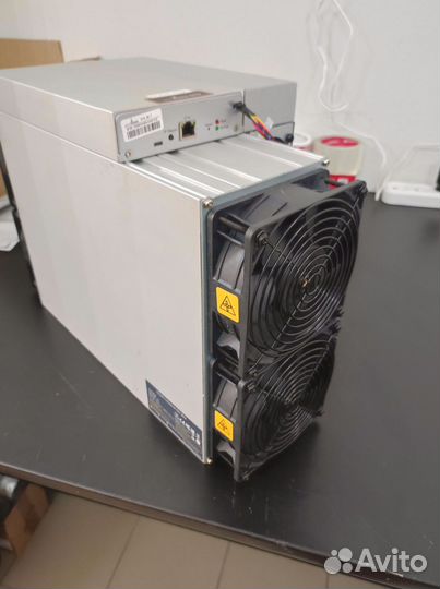 Asic майнер Bitmain Antminer S19