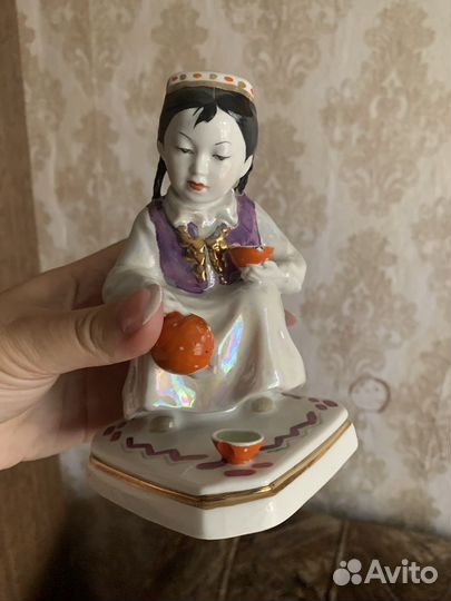 Статуэтка фарфоровая Узбечка на реставрацию