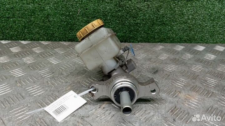 Главный тормозной цилиндр Subaru Forester