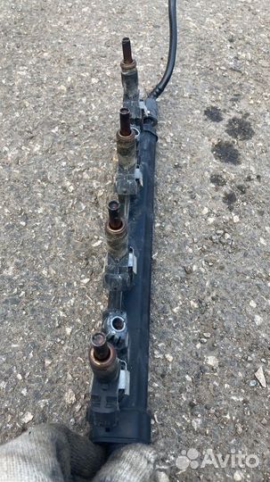 Топливная рейка Peugeot 308 EP6