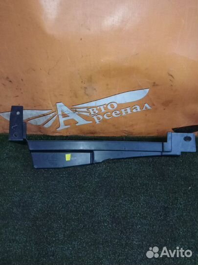 Обшивка багажника правая Volkswagen Touareg