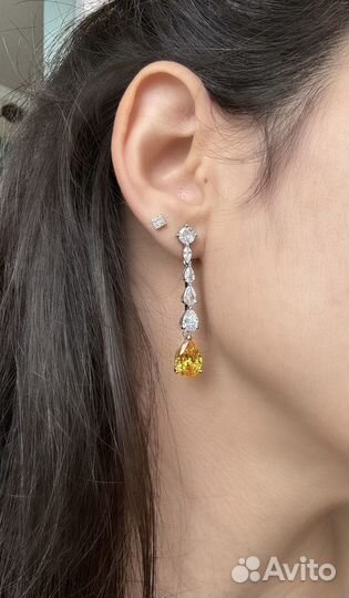 Длинные сверкающие серьги