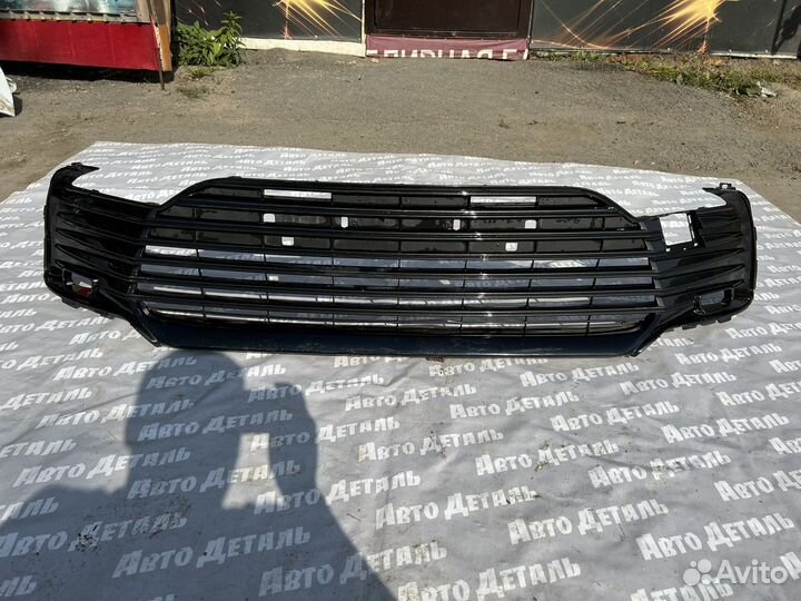 Решетка бампера Toyota Camry 70