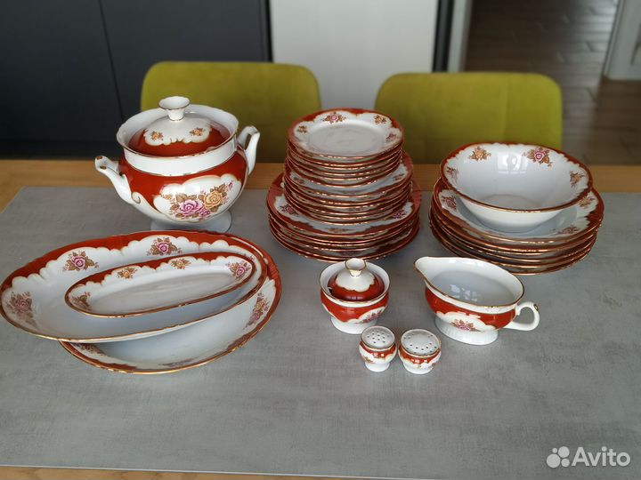 Набор столовой посуды на 6 персон