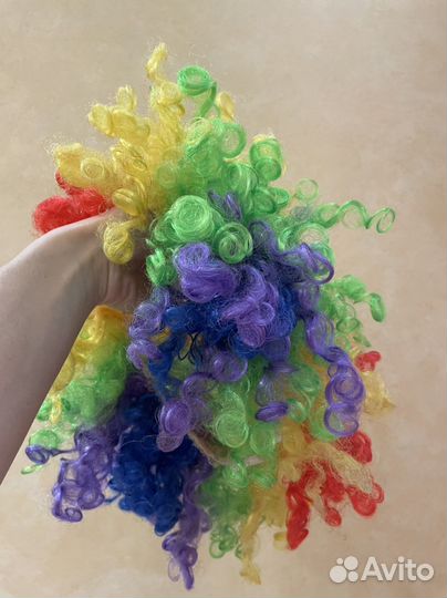 Парик на клоуна