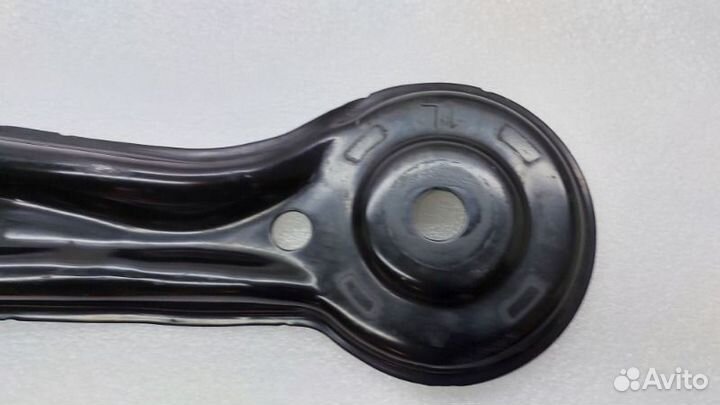 Кронштейн подрамника задний левый Toyota Camry