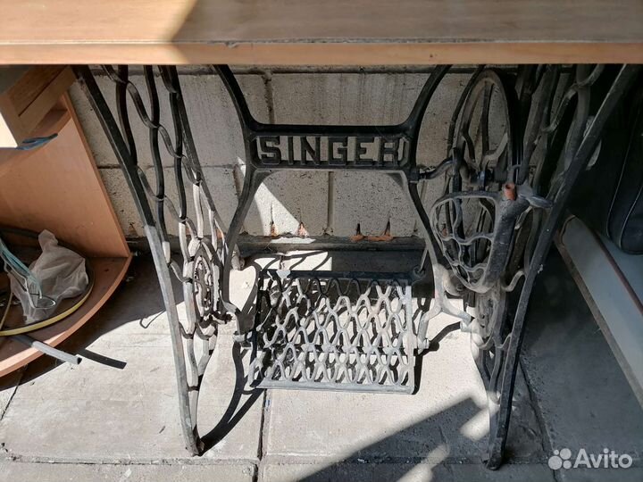 Швейная машина Singer