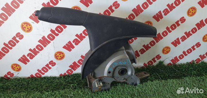 Рычаг стояночного тормоза Nissan Juke YF15 HR16DE