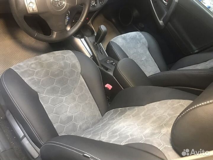 Чехлы на Toyota RAV4 30