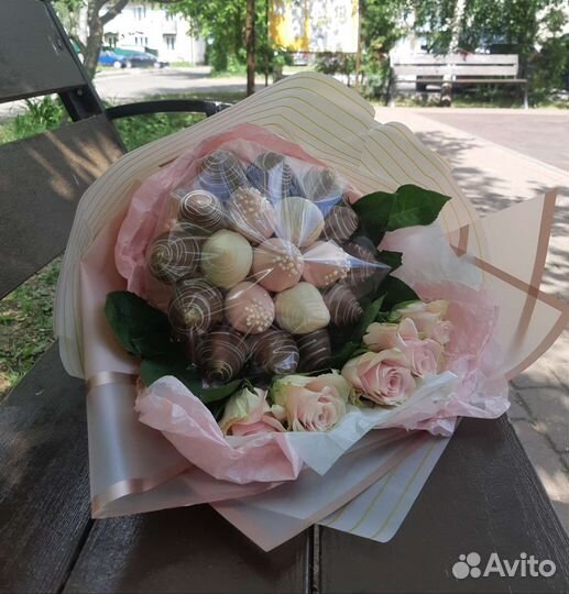 Клубника в шоколаде букет