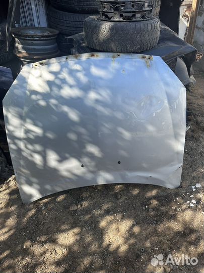 Капот на LADA priora