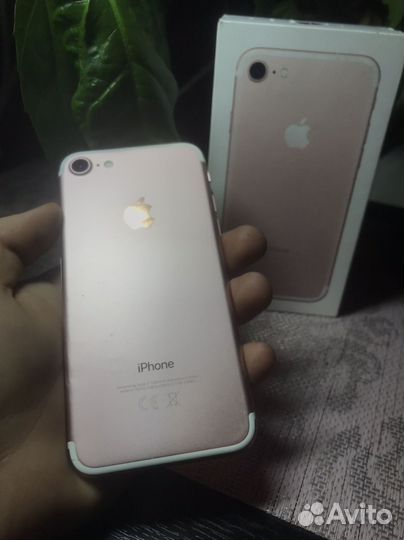 Телефон iPhone 7 32