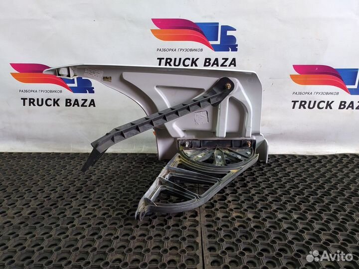 5801592119 Спойлер кабины правый Iveco Stralis