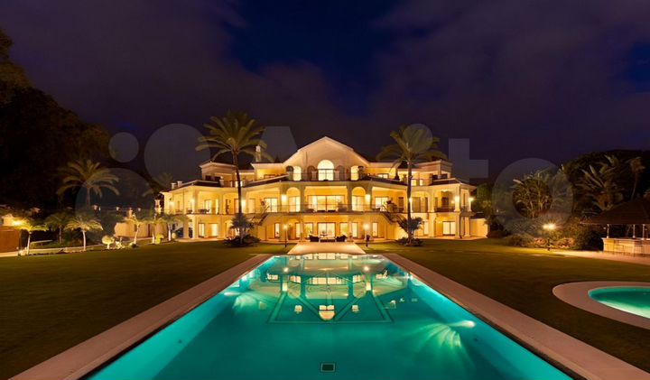 Коттедж 900 м² на участке 25 сот.