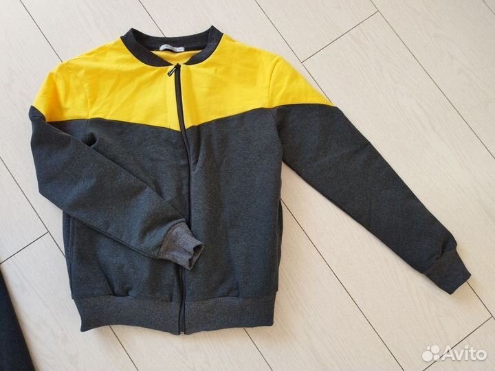 Спортивный костюм женский