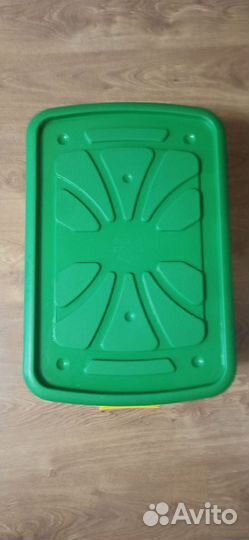 Контейнер с конструктором