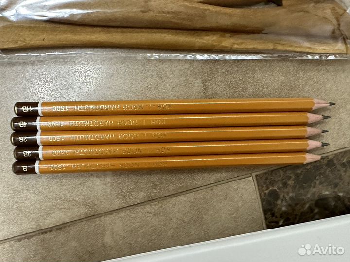 Папка для художника с пренадлежностями