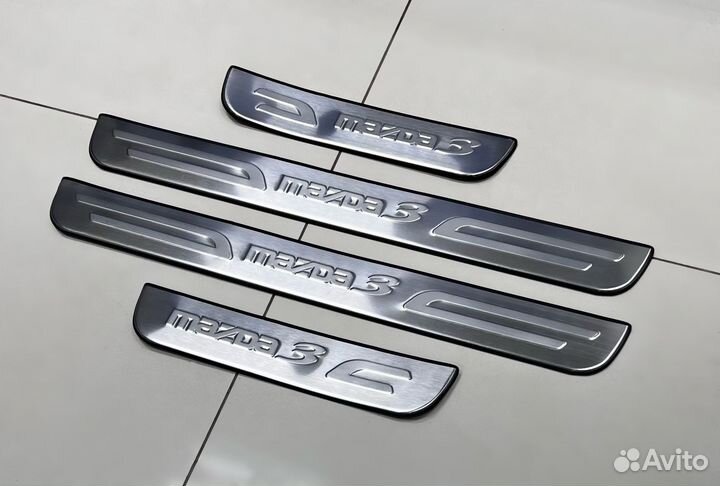 Накладки на пороги хром Mazda 3 (2003-2009г)