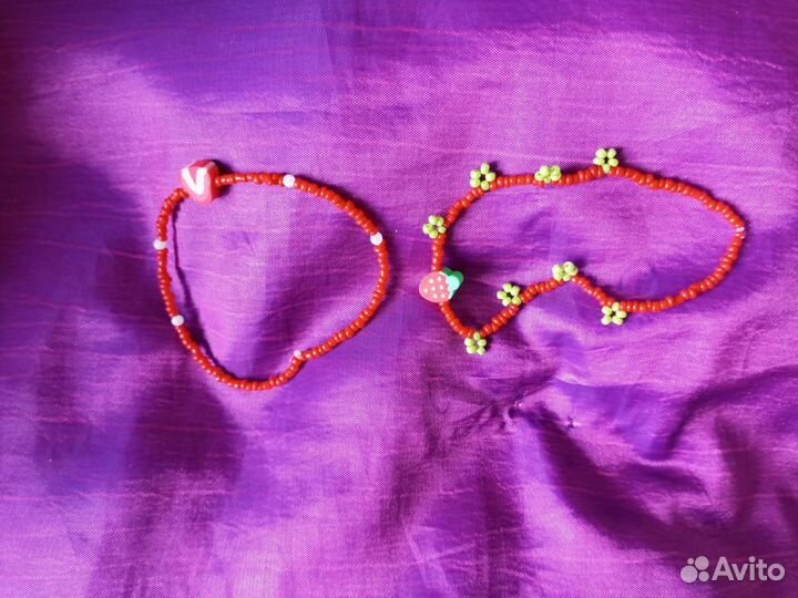 Дочка продаст украшение из бисера и полим. глины