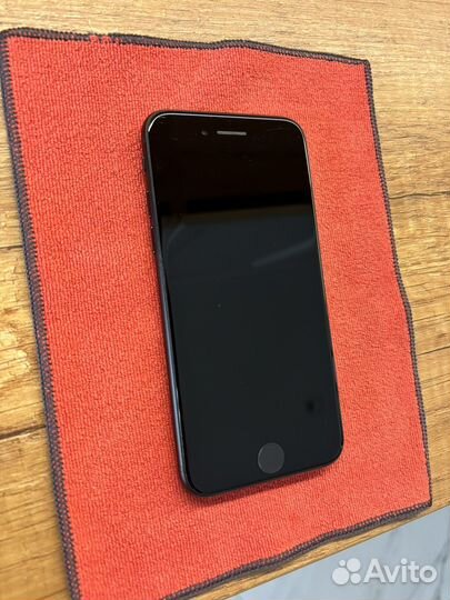 iPhone SE (2020), 64 ГБ