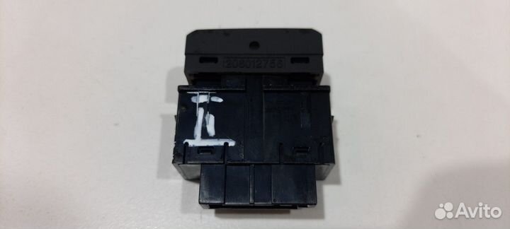 Кнопка обогрева сиденья (Hyundai Santa Fe)