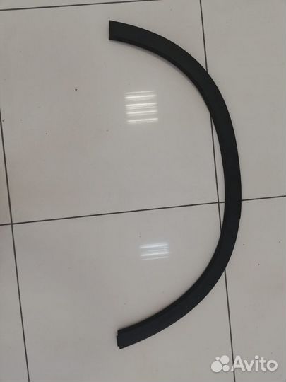 Накладка заднего левого крыла Mercedes