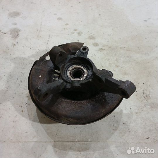 Кулак поворотный передний правый Geely Mk седан