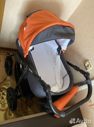 Коляска оранжевая 2 в 1