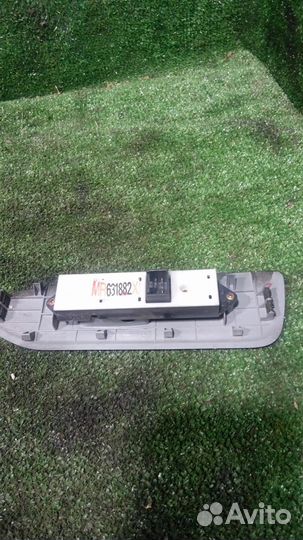 Кнопка стеклоподъемника Mitsubishi Lancer Cedia