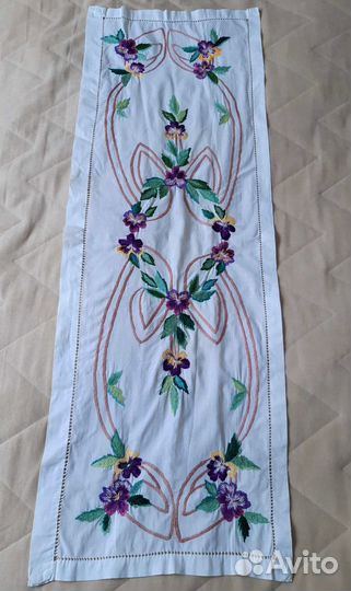 Винтажная ручная вышивка полотенце СССР фиалки