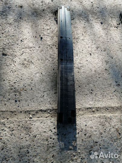 Усилитель бампера передний Toyota Alphard ANH10