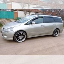 Mitsubishi Grandis 2.4 AT, 2006, битый, 490 000 км, с пробегом, цена 900 000 руб.