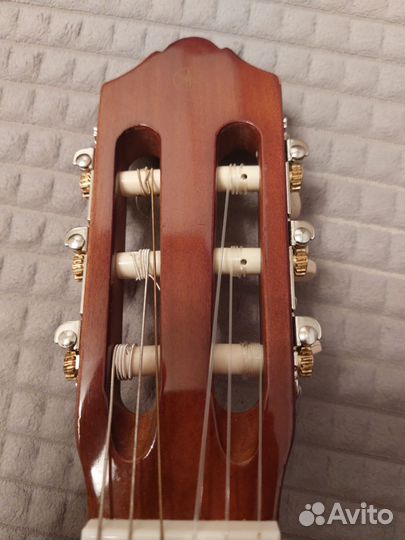 Классическая гитара yamaha c40
