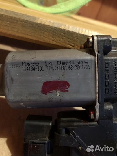 Моторчик стеклоподъемника водительский Audi A6 C4