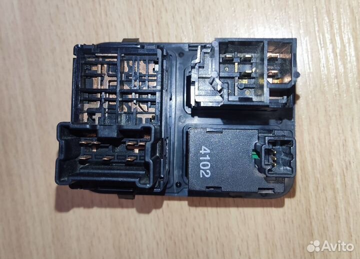 Блок кнопок Nissan Almera N16 1.5 2000-2006