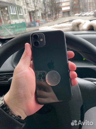 iPhone 11, 64 ГБ