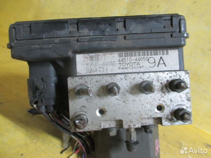 Блок ABS Toyota Ipsum ACM21W