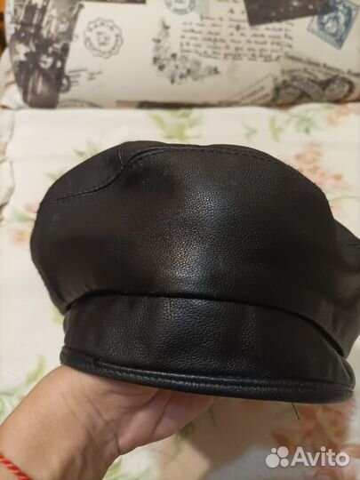 Берет женский кожаный