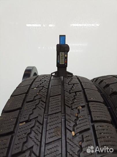 Roadstone Winguard Ice 215/65 R16