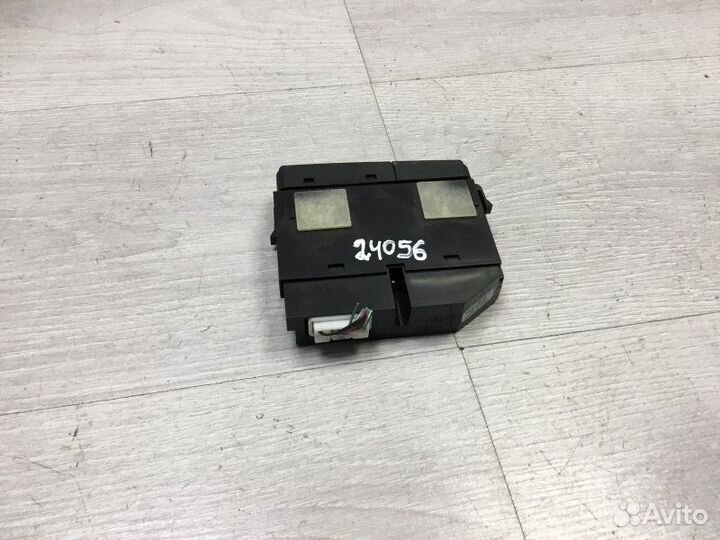 Кнопка выключатель Toyota Avensis 2 2005