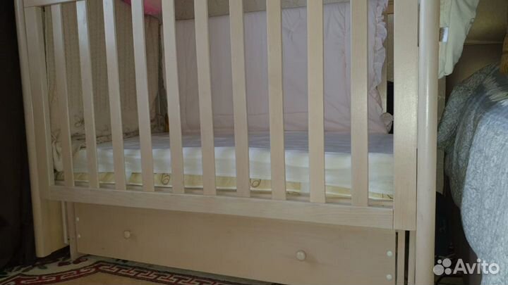 Детская кроватка 