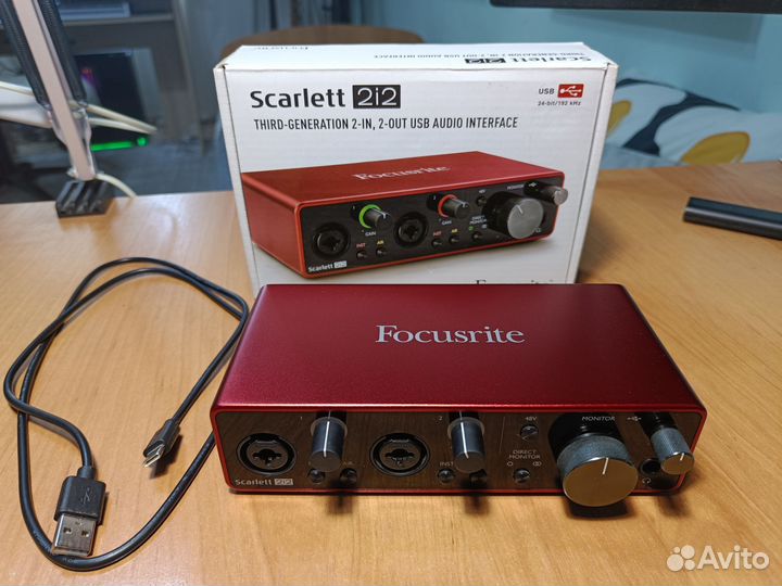 Звуковая карта Focusrite Scarlett 2i2 3rd